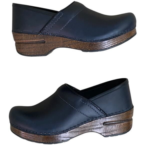 Sanita Navy Blue Leather Professional Nursing Work Clogs Women's EU 35 US 4 - Picture 1 of 16